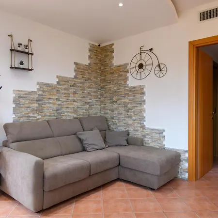 Guesthost - Rosso Tramonto Flat With Relaxing View