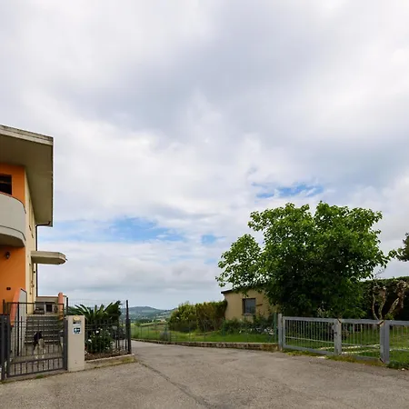 Guesthost - Rosso Tramonto Flat With Relaxing View *
